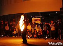 “火焰中的舞者”——车手表现出的超凡驾驶技艺的简单介绍